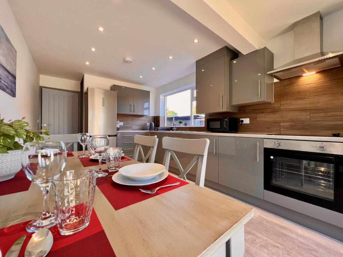 Curzon House One - Great For Contractors Or Family Holidays Holiday home