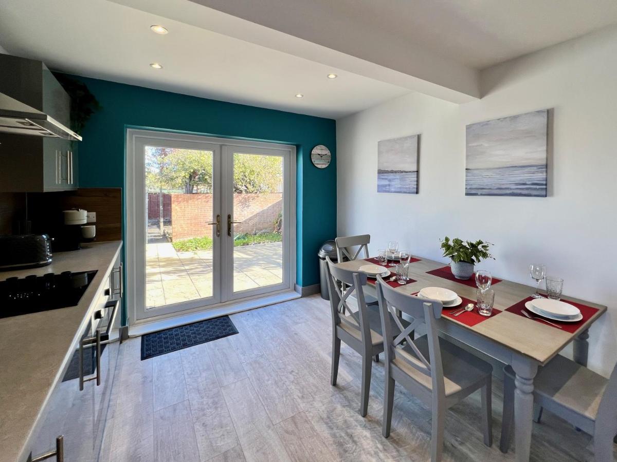 Curzon House One - Great For Contractors Or Family Holidays * Cleethorpes